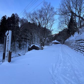 車中泊した塩原の道の駅から移動。６時スタートのつもりだったが腹の調子が悪く駐車場と（トイレのある）道の駅を３往復🫩 土曜から油っこいものばかり食ってたからなぁ😅
薬を飲んでようやく１時間後にスタート