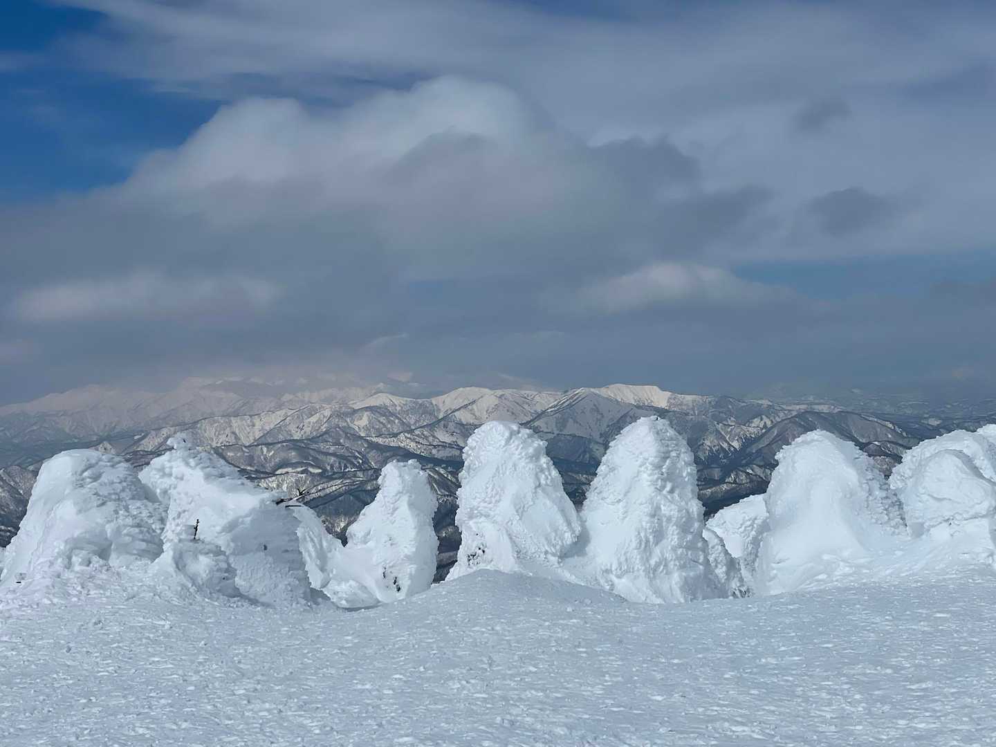 西大巓到着🏔️
立派なおばけ達がお出迎え👻