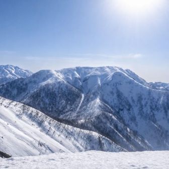 次は満を持して大長山。鞍部で待っている300mの登り返しに、気合を入れて臨む！