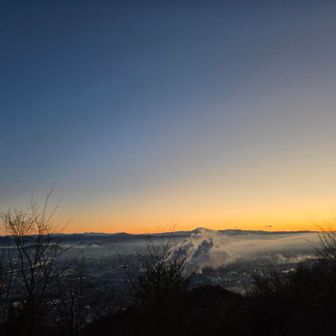 大王製紙工場？の煙も凄い