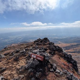 再び南岳。ガスが取れるとこんな感じ