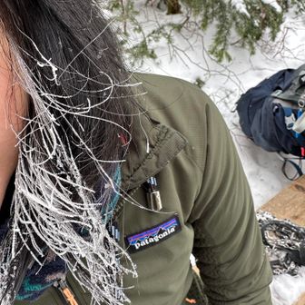 三伏小屋に帰ってきたしゃもにーちゃんの
髪をパチリ❄️