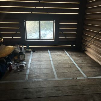 高塚小屋1F とても空いてる