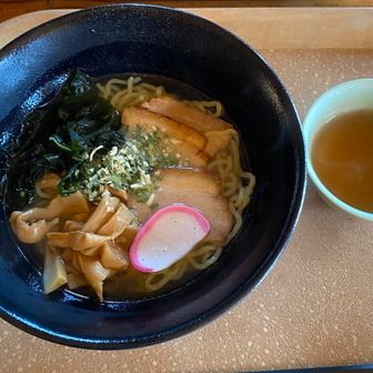 室堂のラーメンも食べ納め🍜
在庫処分の為か？¥500でした！ラッキー✌️