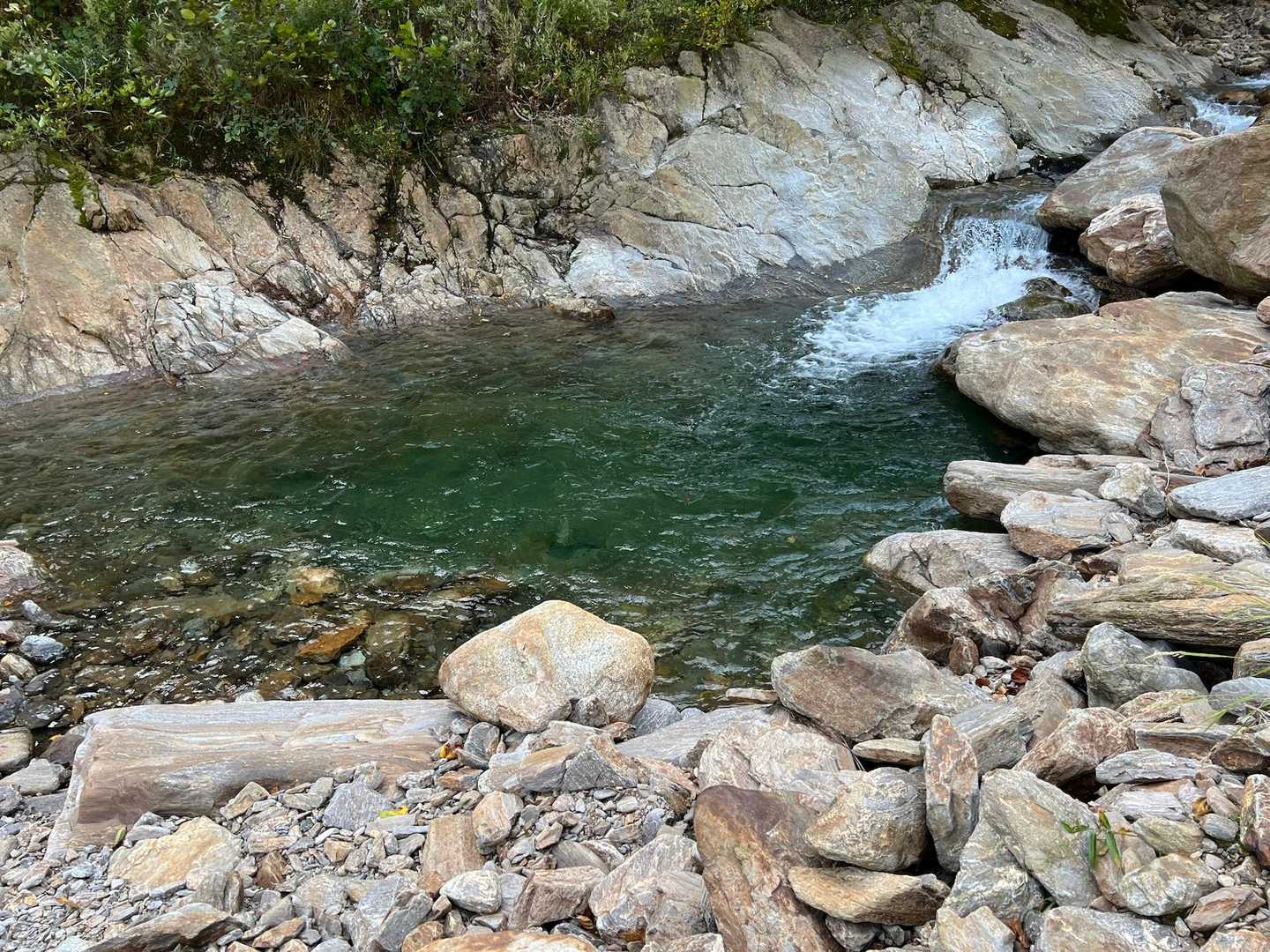 夏なら泳げるけど…
今日は風も少しあるし…💦
お魚まる見え