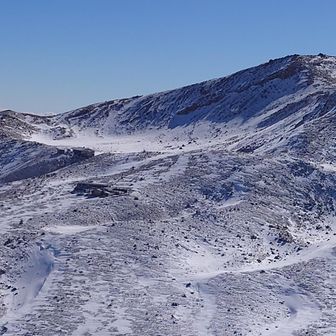 二ノ池を見ながら、もぐもぐタイム。
