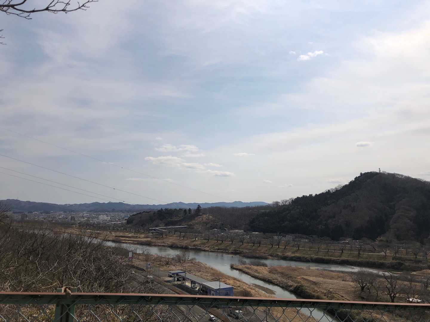 ベンチから📸桜の時期綺麗だろうな〜🌸