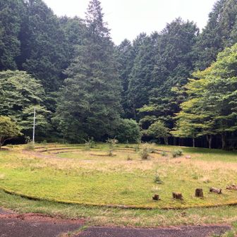 ロッジの前の円形広場、キャンプファイア🔥できそう