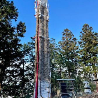 羽黒神社の境内には大わらじが飾ってある
わらじ祭りで奉納される
デカい
見惚れていたら神社の写真撮るの忘れてた