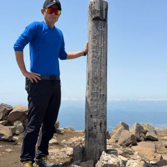 地蔵山山頂、もはや字が見えない😆