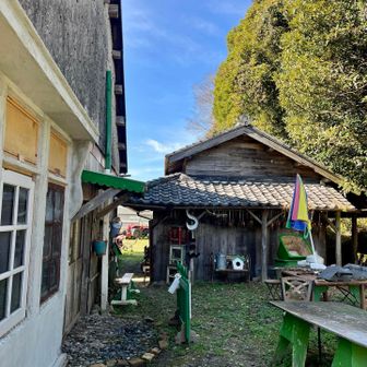 生駒山へ向かいます。オープンしてたら、カフェなんかな？