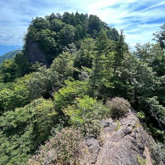 明神山は目の前でしたが夕方のアルバイトの時間があるので、ピークハントせず折り返し