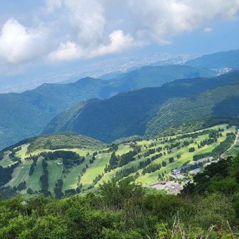 箱根園ゴルフ場⛳ゴルフ一年以上してないな〜💦