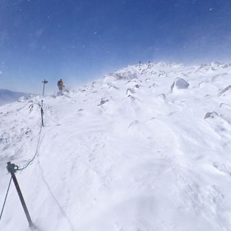 とんでもない爆風！