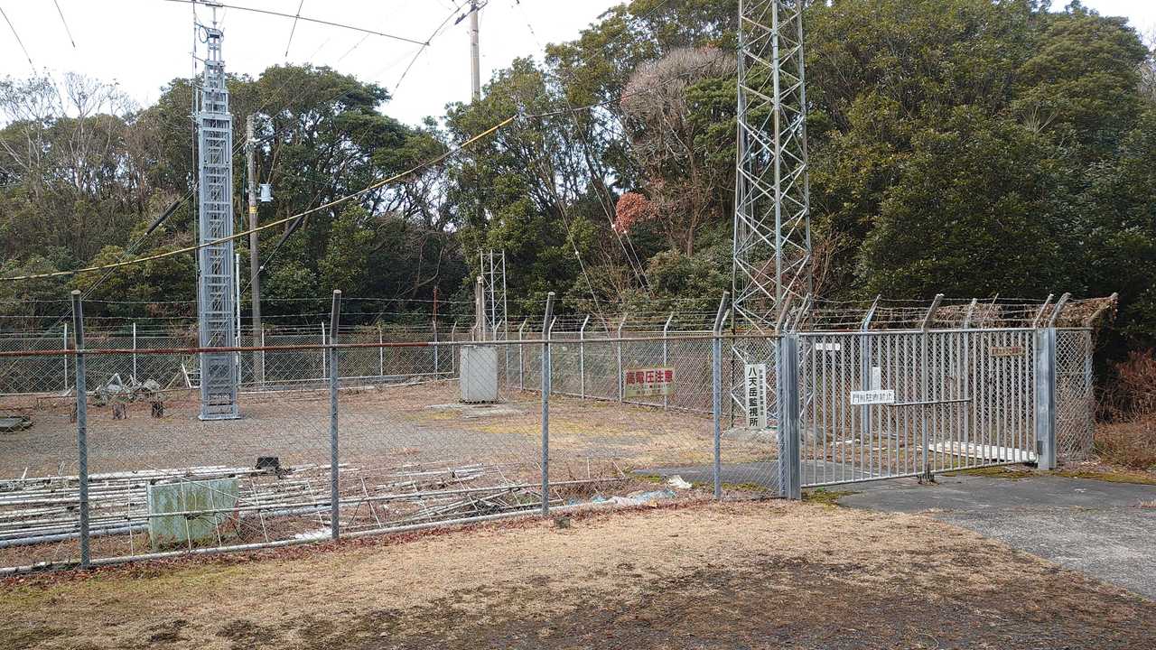 ここは違法電波をキャッチする所らしい・・・。