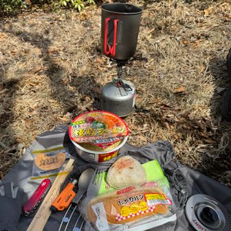 せっかくの三方岳。
記念に
サンポー焼豚ラーメンを
頂きます。