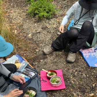 少し奥の標高高いとこまで移動して、
最後のミッション！

久しぶりにお腹がなってるよ、、、私😂