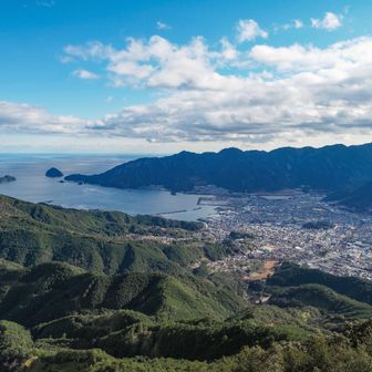 尾鷲の町と伊勢湾も。