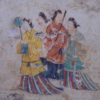 現在の壁画を複製したものですが、造営当時そのままの石棺内部はどんなだっただろう。