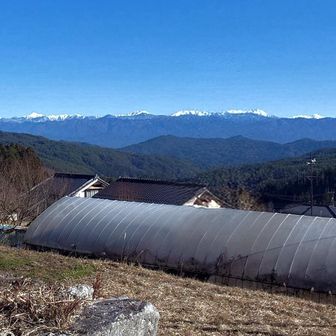 山に登らずとも南アルプスが臨めます。
