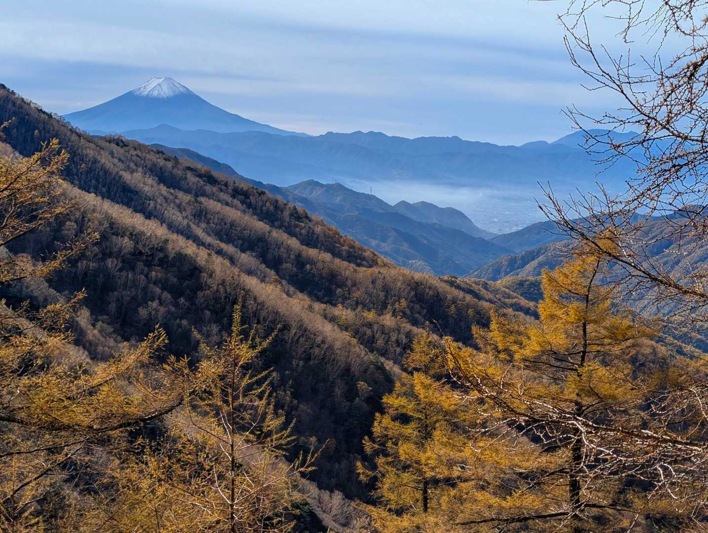 道の駅みとみバス停-雁坂峠登山道入口-雁坂峠-水晶山-古礼 周回コースの写真