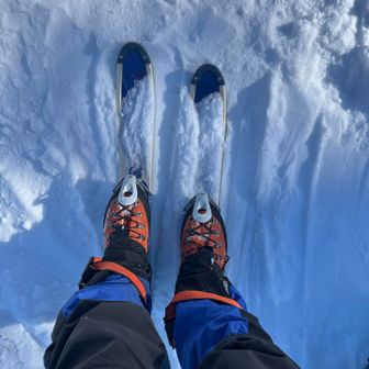登山靴に無理矢理、ショートスキー板