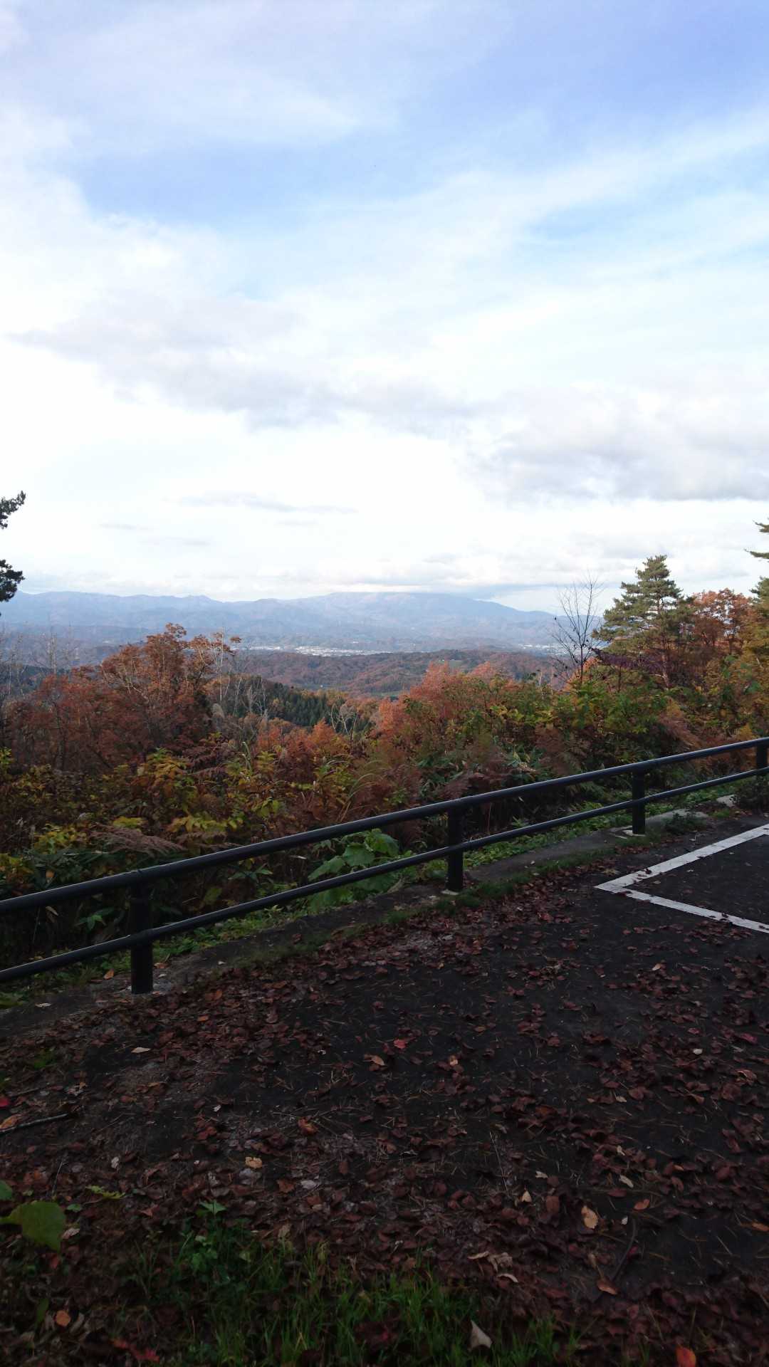 山頂駐車場の展望良し✴️葉山が見えました😆
