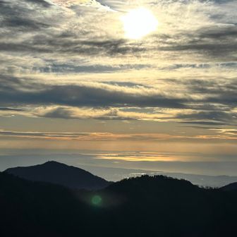 海も照らされ綺麗な景色
相模湾と江ノ島と房総半島？だったかな