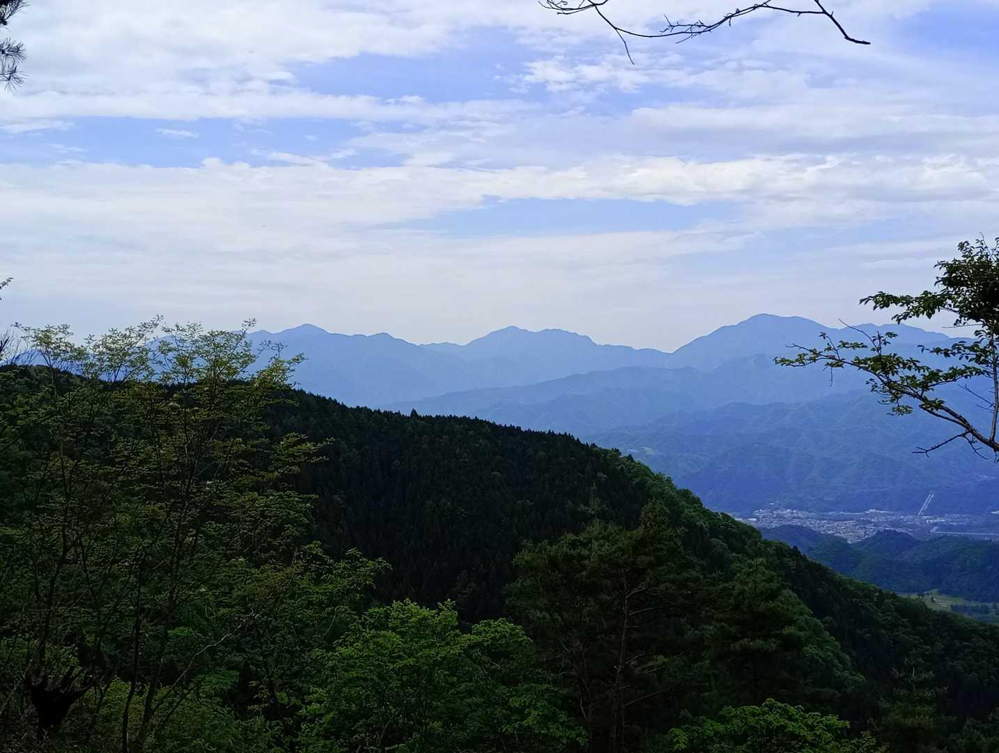 丹沢がよく見えます