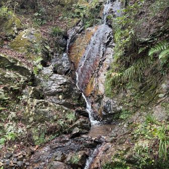 いしくぼの滝
水量は。いつもの状態に戻ってます