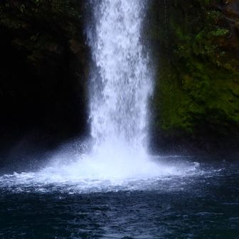 ゴーッという水音が主役の滝🌊