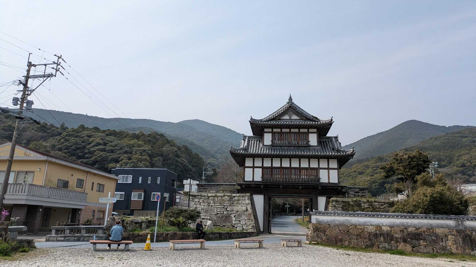 門の上に天守閣…再生された大手門