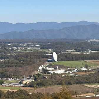 野辺山宇宙電波観測所の巨大なパラボラアンテナが！📡📡📡

これ直径45mあるらしいですよ💦
どんだけデカいんだ。息子は喜んでました😆