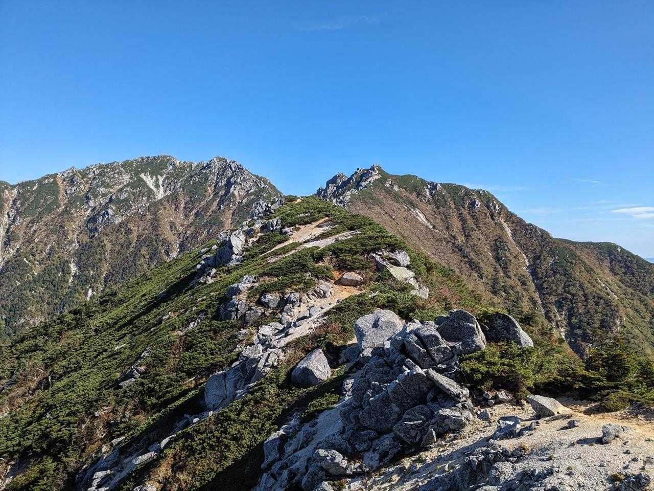 仙涯嶺～南駒ヶ岳(画面左)へ