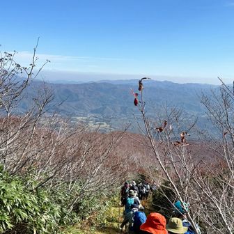 絶景を眺めながらの下山も楽しいもの🎶