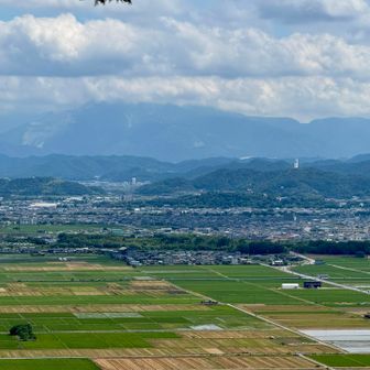 東屋からの展望

伊吹山