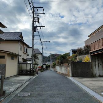 住宅地を通過します