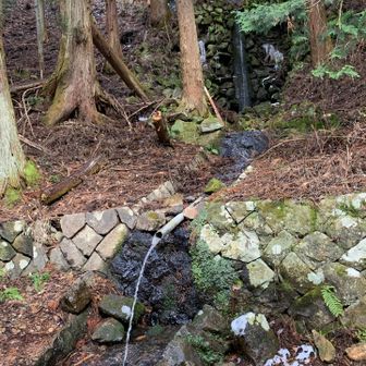 masaさん愛飲のお水で、チェーンスパイクを綺麗に洗って、車まで戻ります。