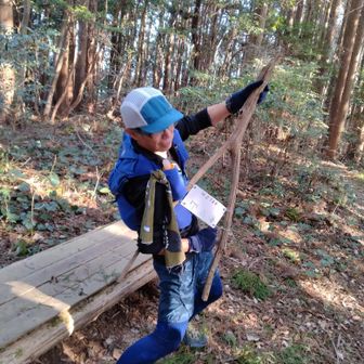 そこへ、布袋さんバリのギターソロ🎸