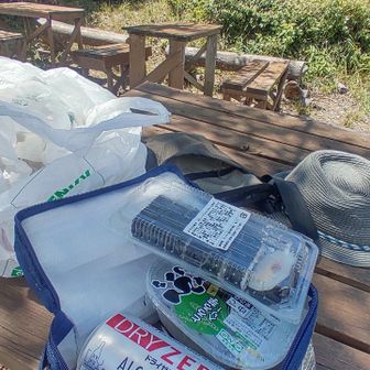 山飯も簡素バージョン　4時間経ってもまだキンキンノンアルが染みます😋