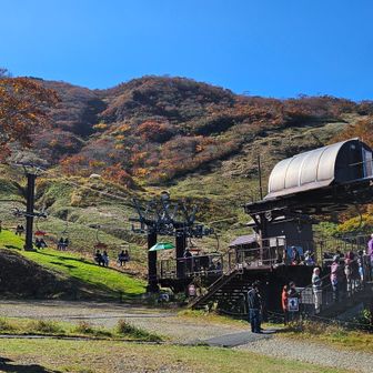 リフト乗り場の観光客