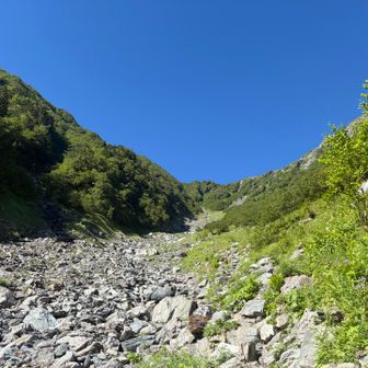 この左俣コース歩き辛い💦ザレザレ感すごい。
