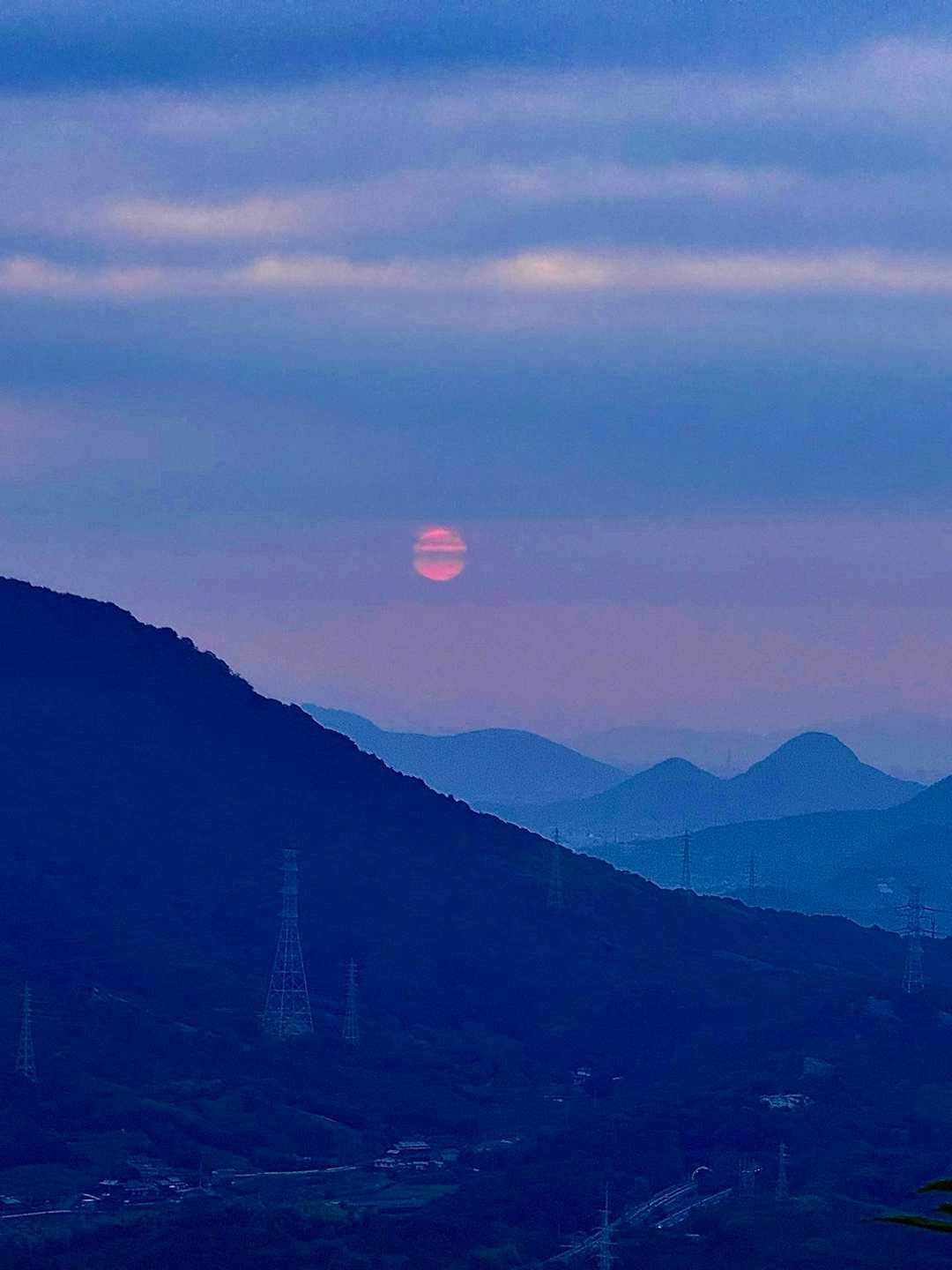 雲の合間から☀️