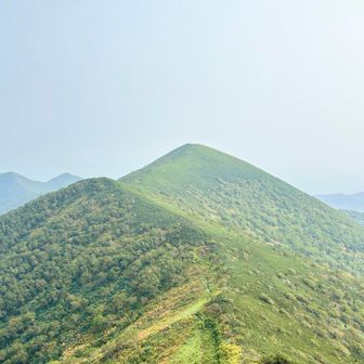 こちらから見る芽室岳
なかなかハードな道だったけど
歩いてきた稜線も見えて素晴らしい眺め✨️