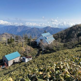 一ノ森ヒュッテ
冬季休業中です