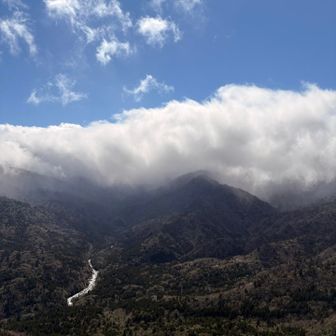 太鼓岩の上から