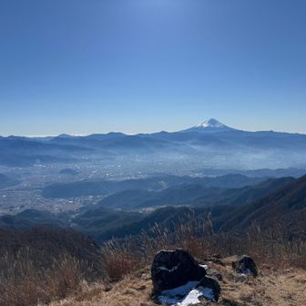 甲府盆地がピカピカ光ってるのが美しい✨と思いきや、もしかしたらソーラーパネルの反射？　だとしたら、ちょっと複雑な思い🤔