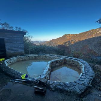 野天風呂♨️  お湯は抜き始めています