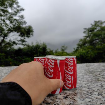 御在所を背景にかんぱーい(⁠*⁠´⁠ω⁠｀⁠*⁠)
これぐらいしか出来ないですけど、また行きましょう(⁠　⁠･⁠ω⁠･⁠)⁠