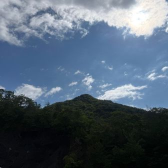 先ほど登った比延山